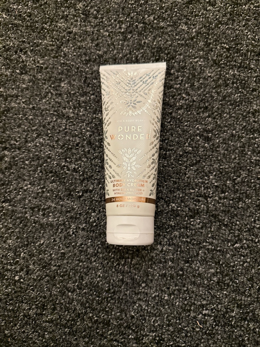 The Body Shop Ultimate Hydration Body Cream – White and Rose Gold